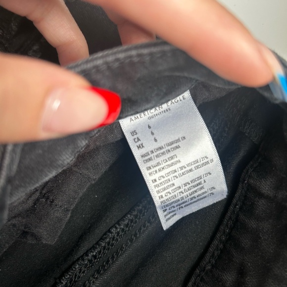 American Eagle Ne(x)t Level Black Faux Ripped High Waisted V-Rise Jean Shorts - Picture 2 of 4